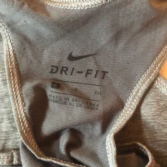 Nike dri fit tank - Picture 3 of 3
